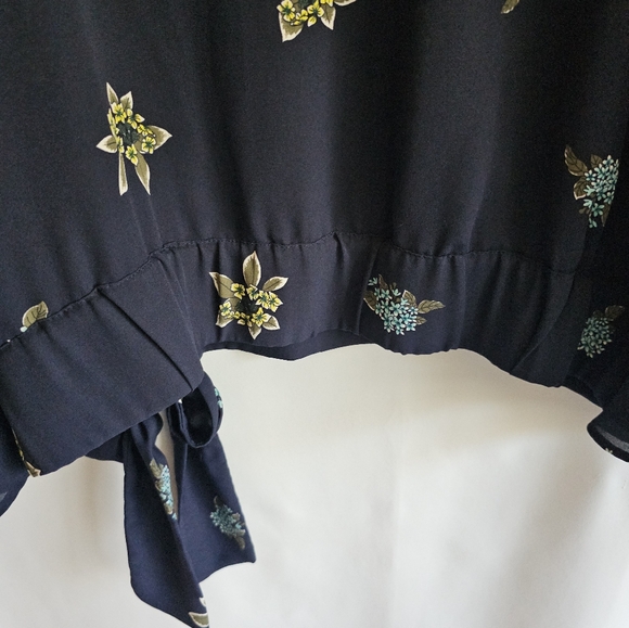 Loft Top - Picture 5 of 6